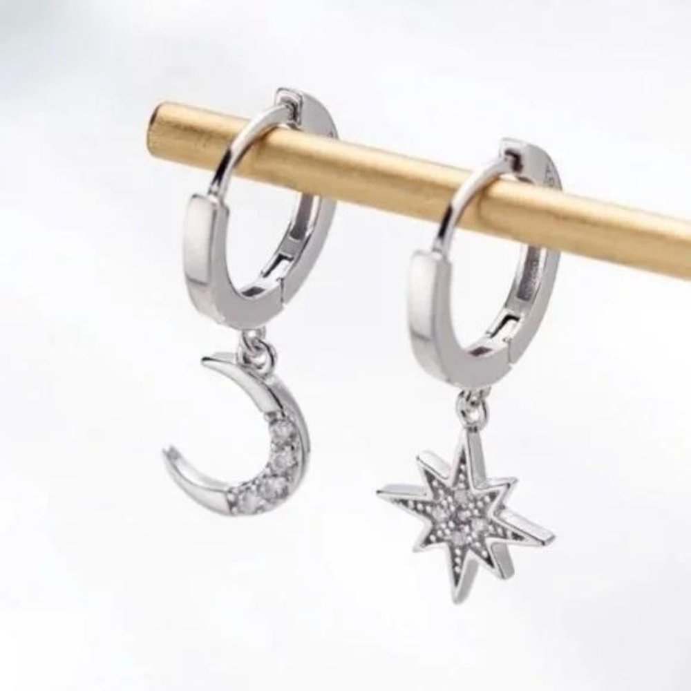 NEW 925 STERLING SILVER MOON STAR HOOPS, NICE EARRINGS, CUTE EARRINGS - Picture 1 of 7